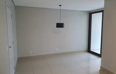 Imagem: O apartamento possui 1 Dormitório, 2 Banheiros, 1 Vaga na garagem