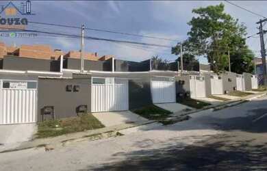 Imagem: A casa possui 2 Dormitórios, 1 Banheiro, 1 Vaga na garagem