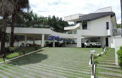 Imagem: A casa em condomínio possui 4 Dormitórios, 5 Banheiros, 5