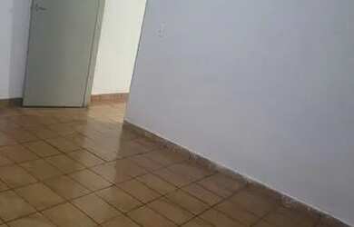 Imagem: A casa possui 1 Dormitório, 1 Banheiro e 1 Vaga na garagem