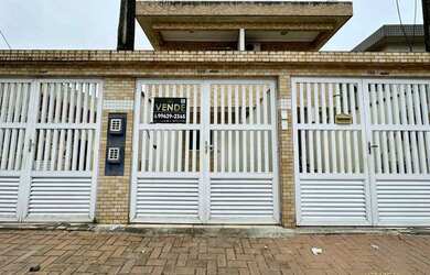 Imagem: A casa possui 2 Dormitórios, 1 Banheiro, 1 Vaga na garagem