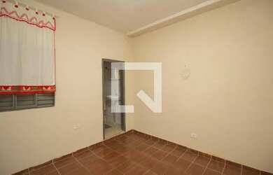 Imagem: A casa possui 1 Dormitório, 1 Banheiro, 40m² de Área e está