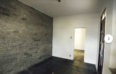 Imagem: A casa possui 1 Dormitório, 1 Banheiro, 80m² de Área e está