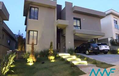 Imagem: A casa em condomínio possui 4 Dormitórios, 5 Banheiros, 5