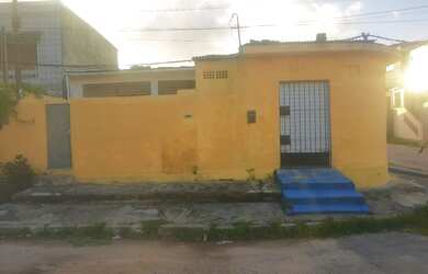 Imagem: A casa possui 5 Dormitórios, 5 Banheiros, 1 Vaga na garagem