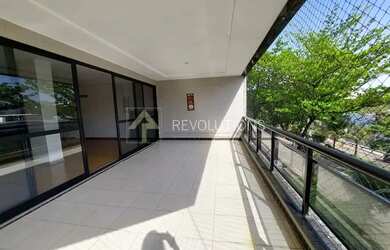 Imagem: O apartamento possui 4 Dormitórios, 5 Banheiros, 3 Vagas na