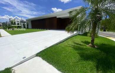 Imagem: A casa em condomínio possui 3 Dormitórios, 4 Banheiros, 4