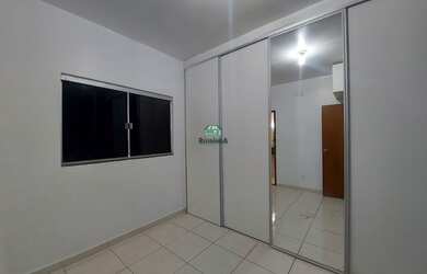 Imagem: A casa possui 3 Dormitórios, 2 Banheiros, 3 Vagas na garagem