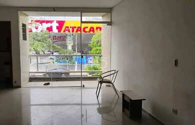 Imagem: O depósito possui 1 Vaga na garagem, 80m² de Área e está