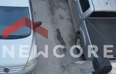 Imagem: A casa possui 2 Dormitórios, 2 Banheiros, 2 Vagas na garagem