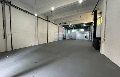 Imagem: O depósito possui 300m² de Área, Imóvel novo e está localizado