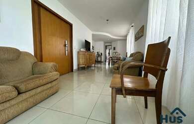 Imagem: O apartamento possui 4 Dormitórios, 4 Banheiros, 2 Vagas na