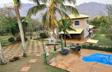 Imagem: A casa em condomínio possui 5 Dormitórios, 5 Banheiros, 5