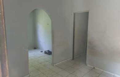 Imagem: A casa possui 2 Dormitórios, 1 Banheiro, 220m² de Área e