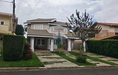 Imagem: A casa em condomínio possui 5 Dormitórios, 5 Banheiros, 4