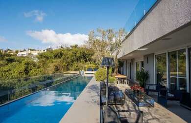 Imagem: O apartamento possui 4 Dormitórios, 5 Banheiros, 5 Vagas na