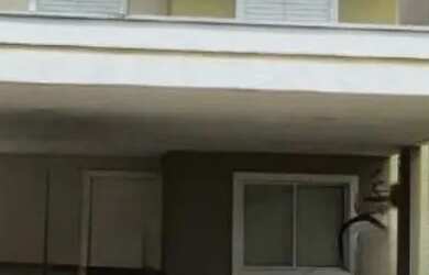 Imagem: A casa em condomínio possui 3 Dormitórios, 4 Banheiros, 2