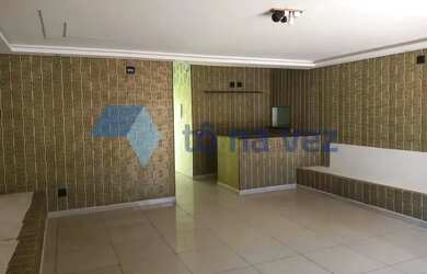 Imagem: A casa possui 1 Dormitório, 2 Banheiros e 250m² de Área e