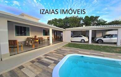 Imagem: A casa possui 3 Dormitórios, 2 Banheiros, 1 Vaga na garagem