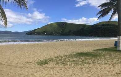 Imagem 5: Angra Condomínio Praia Privativa. Na casa Piscina Sauna Area Gourmet...