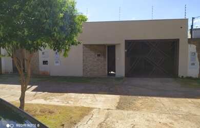 Imagem: A casa possui 2 Dormitórios, 2 Banheiros, 157m² de Área e