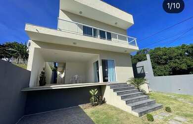 Imagem: A casa em condomínio possui 5 Dormitórios, 4 Banheiros, 4