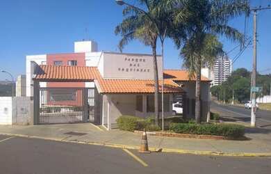 Imagem: O apartamento possui 3 Dormitórios, 1 Banheiro, 1 Vaga na garagem