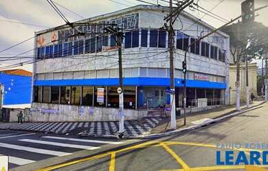 Imagem: O depósito possui 5 Vagas na garagem e 727m² de Área e está