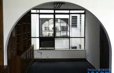 Imagem: O depósito possui 4 Vagas na garagem, 120m² de Área e está