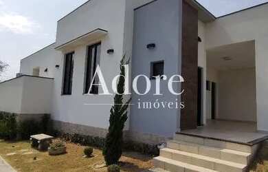 Imagem: A casa em condomínio possui 3 Dormitórios, 3 Banheiros, 2