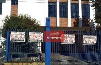 Imagem: A casa possui 3 Dormitórios, 3 Banheiros, 4 Vagas na garagem