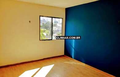 Imagem: O apartamento possui 3 Dormitórios, 1 Banheiro, 1 Vaga na garagem