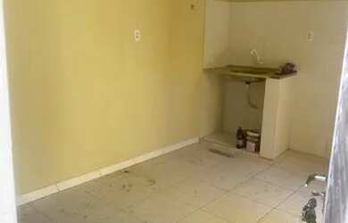 Imagem: A casa possui 1 Dormitório, 1 Banheiro, 1 Vaga na garagem