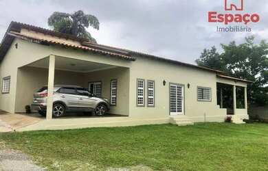 Imagem: A casa possui 5 Dormitórios, 3 Banheiros, 5 Vagas na garagem