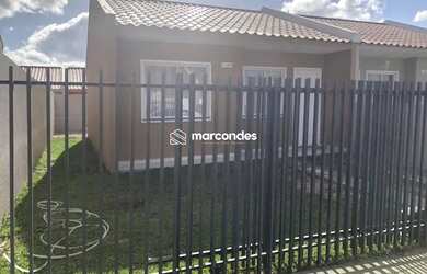 Imagem: A casa possui 2 Dormitórios, 1 Banheiro, 1 Vaga na garagem