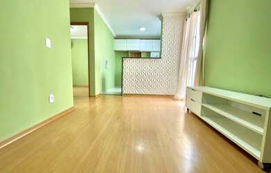 Imagem: O apartamento possui 2 Dormitórios, 1 Banheiro, 1 Vaga na garagem