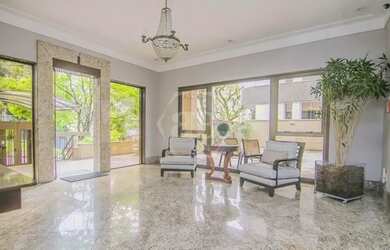 Imagem: O apartamento possui 3 Dormitórios, 2 Banheiros, 3 Vagas na