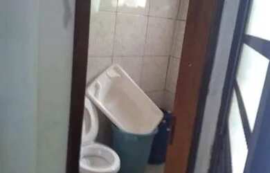 Imagem: A casa possui 4 Dormitórios, 2 Banheiros, 1 Vaga na garagem