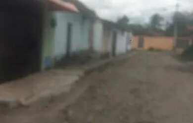 Imagem 2: 2 Casa grande. Varanda, 90m² de Área, 2 Vagas na garageme5 Dormitórios