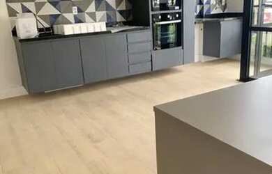 Imagem: O apartamento possui 1 Dormitório, 1 Banheiro, 1 Vaga na garagem