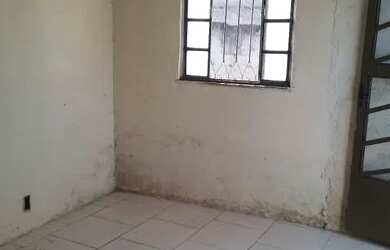 Imagem: A casa possui 1 Dormitório, 1 Banheiro e está localizado