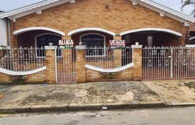 Imagem: A casa possui 3 Dormitórios, 3 Banheiros, 1 Vaga na garagem