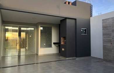 Imagem: A casa possui 3 Dormitórios e 3 Banheiros e está localizado