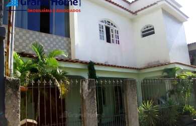 Imagem: A casa possui 3 Dormitórios, 1 Banheiro, 1 Vaga na garagem