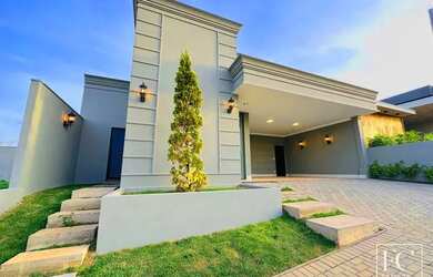 Imagem: A casa em condomínio possui 3 Dormitórios, 5 Banheiros, 2