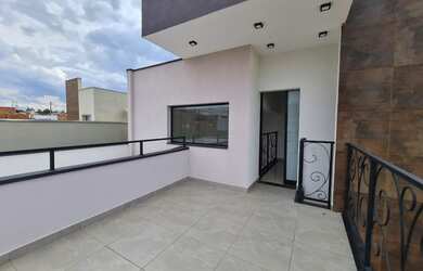 Imagem: A casa em condomínio possui 3 Dormitórios, 3 Banheiros, 3