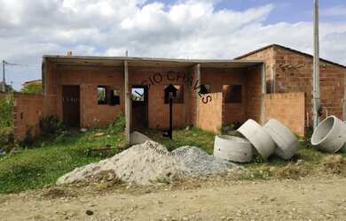 Imagem: A casa possui 2 Dormitórios, 1 Banheiro, 1 Vaga na garagem
