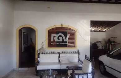 Imagem: A casa possui 2 Dormitórios, 1 Banheiro, 1 Vaga na garagem