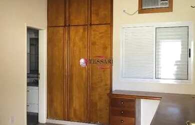 Imagem 15: Aluga Casa em Condomínio 3 suítes com armários, hidromassagem, 5 w.c...