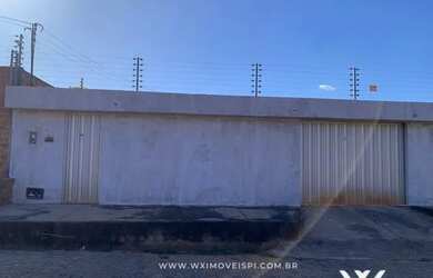 Imagem: A casa possui 2 Dormitórios, 1 Banheiro, 1 Vaga na garagem